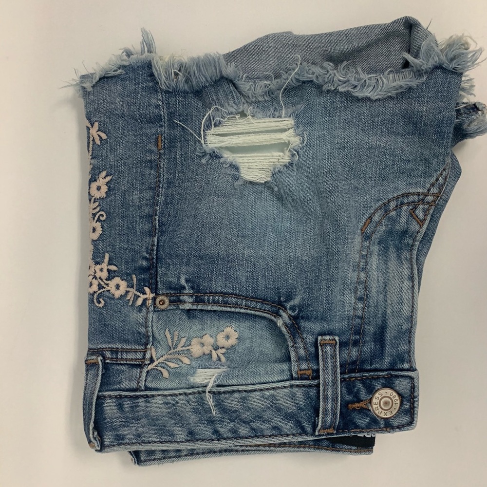 Express Jean Shorts (Shortie Relaxed Low Rise)